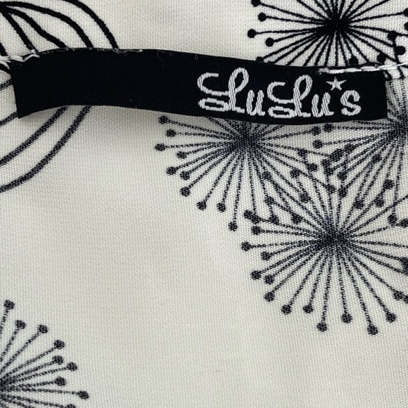 Lulus Floral Print Tunic V Neck 3/4 Sleeves Lightweight Medium - Picture 12 of 14